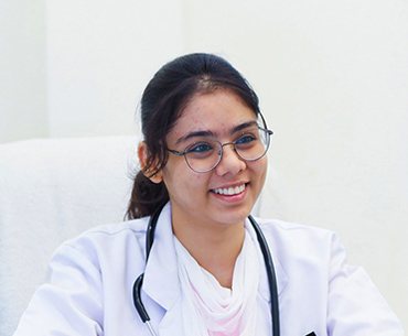 Dr. Arshi Obstetrician-gynecologist